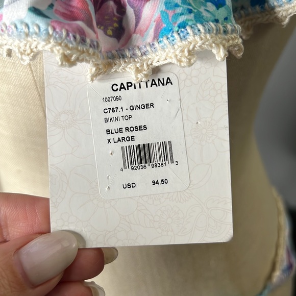 Capittana
Ginger Blue Roses Bikini - Picture 10 of 12